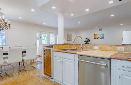 Cozy Home with Pool and Jacuzzi Minutes from Universal Studios - Foto 12