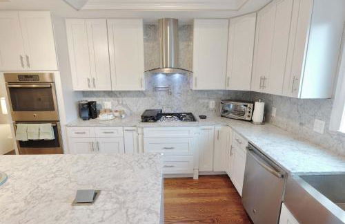 Stroll to The Hip Strip From Shaw Basement Suite - Foto 13