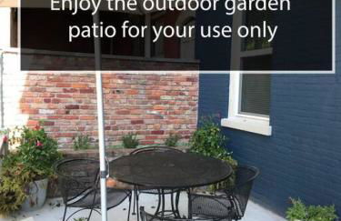 Cozy Apt in Walkable Area Downtown with Parking - Foto 16