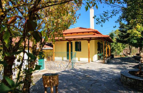 Dual House In Methydrio - Photo 1