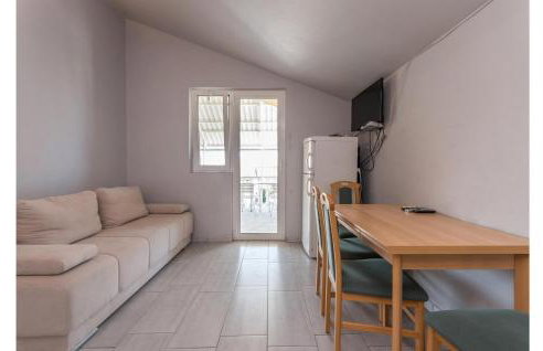 1 Bedroom Cozy Apartment In Kakma - Foto 10