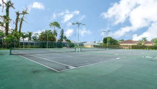 Crown Pointe- Harrogate Ct. - Photo 2