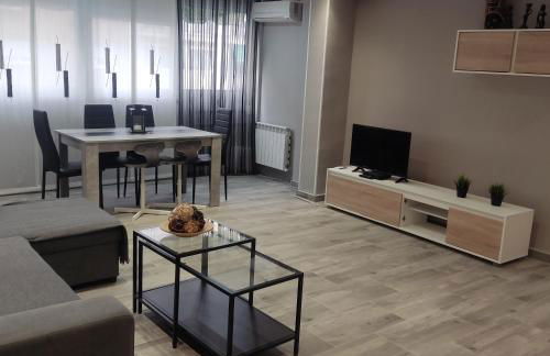 Casco histórico Alcalá con NRU y LICENCIA TURISTICA VT-13977 - Foto 1