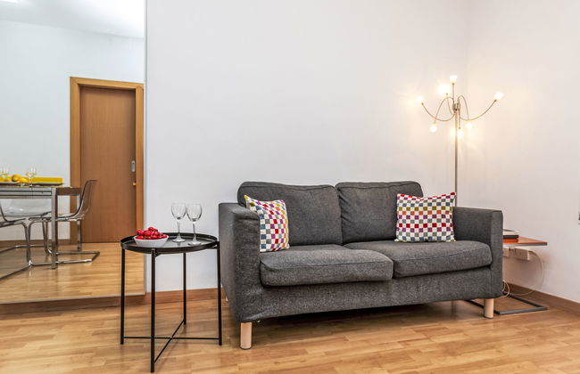 2 bedroom Apartment in Barcelona - Photo 14