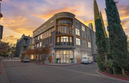 Modern Luxury Loft facing Santana Row w/Balcony - Photo 41