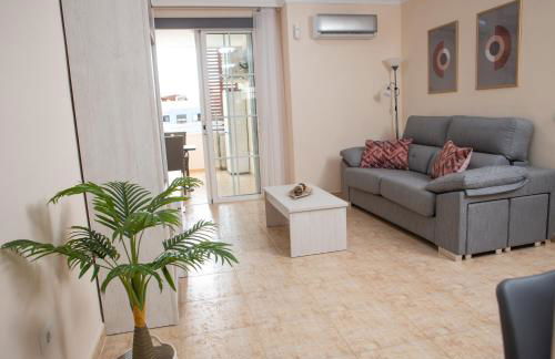 Apto ISA: amplio y acogedor apto de 75m con terraza, aire acondicionado y parking gratuito - Foto 4