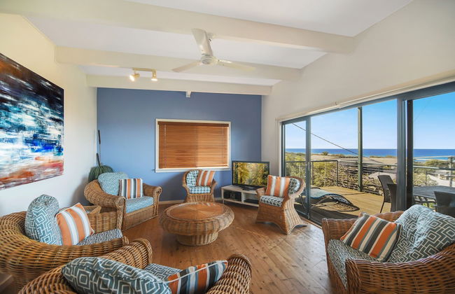 Peregian Beach House - 2/22 Avocet Parade - Photo 1