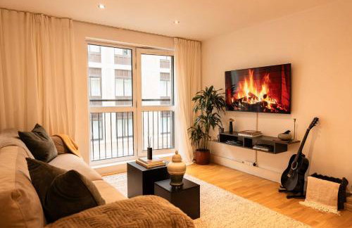 Premium Tower Hill Serviced Apartment - Photo 2