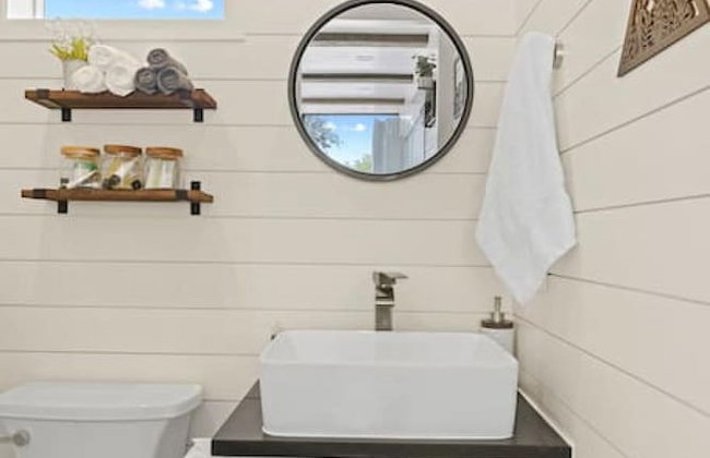 New The Wildflower Cozy Container Home - Foto 11
