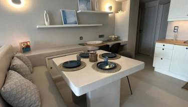 Elements - Air & Water Apartment by Hostandros - Foto 5