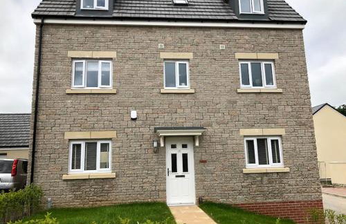 4 bedroom luxurious detached home - Photo 2