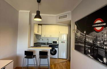 Enjoy the sun and pool in this fabulous apartment - Foto 5