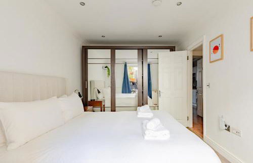 Snug 2BD Flat with Patio Heart of North London - Foto 6