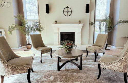 Getaway Villa- 3 mins to Mohegan- Fully Stocked with Two Full Beds & Fireplace- Jacuzzi, Saltwater Pools, Sauna - Foto 28