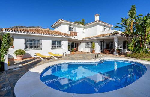 Urb Villa with pool by Costarentals- Ref 139 - Photo 33