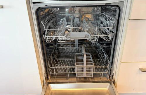 Stylish 2 bed Flat in London with River Thames views Access to boat rides into London-Near O2 Arena and Excel, Fast Wi-Fi, Free Parking, Excellent links Elizabeth and Southeastern Train Line - Foto 55