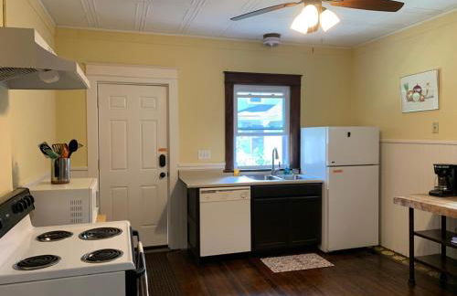 Red Brick Inn - Walk to the Falls, the Casino and all Downtown Restaurants - Photo 12