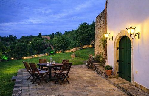 'Perithyron', Konstantina's House, Old Perithia - An Authentic stone Retreat in Corfu's most Historic Village - Photo 37