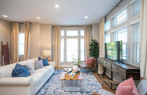 2 Miles to Broadway w Rooftop Deck Grill & Garage - Foto 16