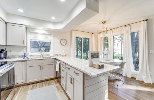 Scenic Cottage with Private Dock on Torch Lake - Foto 9