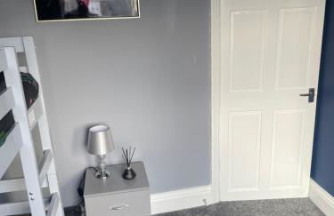 Affordable Luxury 4 Stunning apartment Sunderland close to City centre hospital Crown Works Studio and Nissan - Foto 2