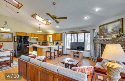 Golf Course Views w Fireplace & Resort Amenities - Foto 4