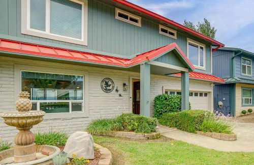 Waterfront Clear Lake Home with Game Room and Deck! - Foto 40