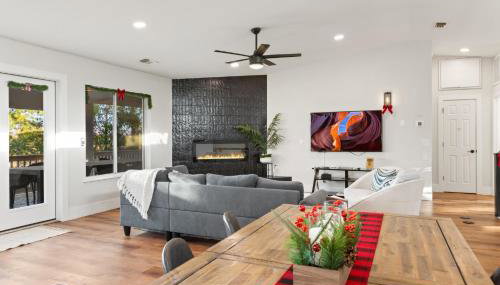 Heated Pool and Jacuzzi, Scenic Mountain View, Lux and Cozy, - Foto 5