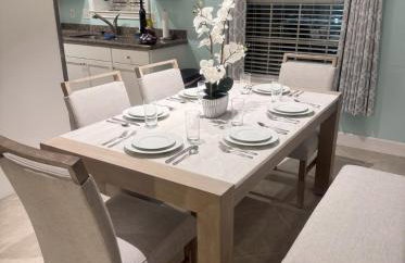 Modern condo right across from beach and pool - Foto 44