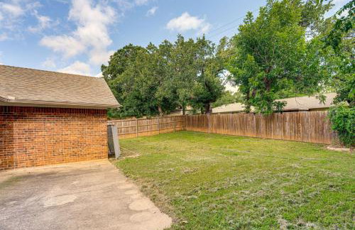 1 Mi to Denton Square Family Home with Fenced Yard! - Foto 21