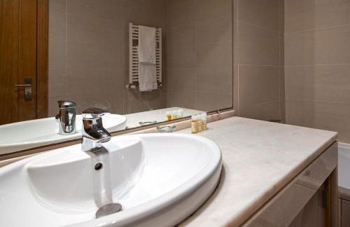 Bafureira Cascais Apartment; Condomínio privado com piscina - Foto 23