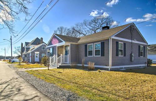 Walk to Shore Updated Buzzards Bay Cottage! - Foto 24