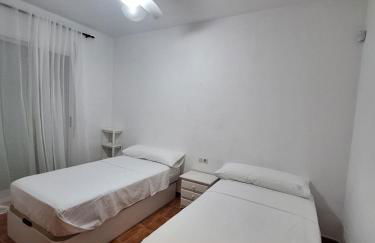 Townhouse with pool next to the City of Arts - Foto 14