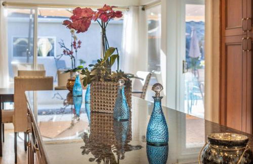 Stunning 4 Bedroom 1 Level- Pool, Spa, Grass Yard, Fire Pit, Garage, BBQ - Foto 47