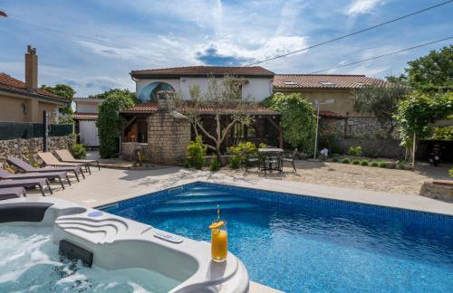 Stone Lady Holiday home with pool&hot tub,sauna,bbq,garden - Foto 31