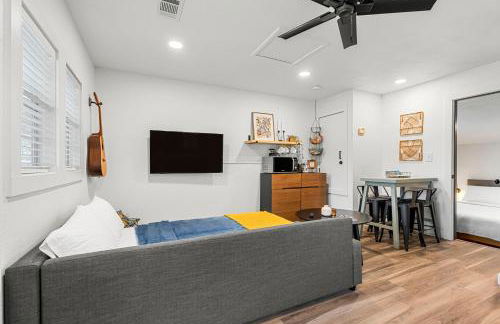 NEW! The Yellow Door- Downtown Wimberley w/ River Access - Foto 16