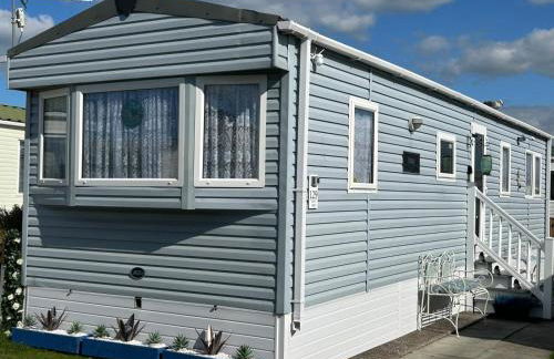 Blue skies golden gate holiday centre,towyn ,abergele - Photo 5