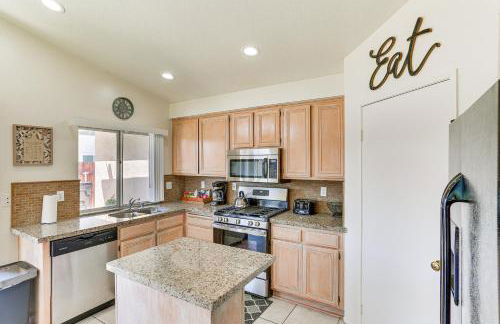 Victorville Home with Large Yard and Charcoal Grill! - Foto 11