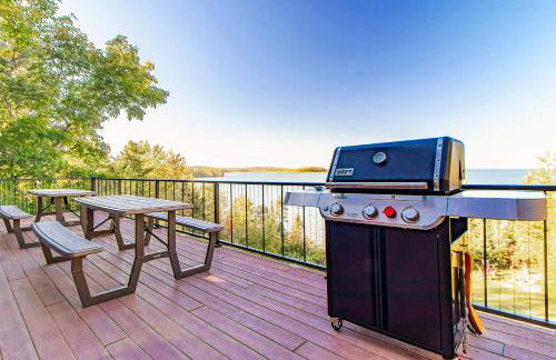 Spacious Leech Lake Home on 2 Private Acres, 200' of lake shore 15 Minutes to Walker with boat lift, dock, swimming, fire pit - Foto 44