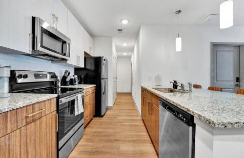 Near CU and minutes to DT gym pool hammock - Foto 10