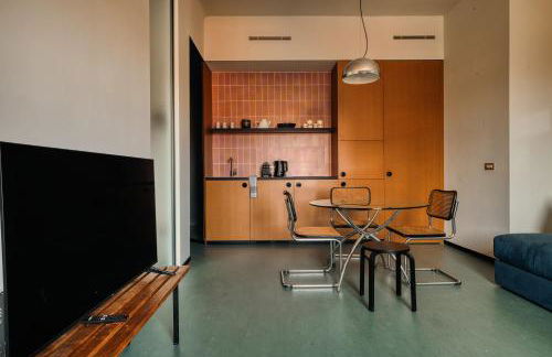 Just Urban Stays - Bilocale Retrò e di Design -10 min Duomo in tram - Foto 4