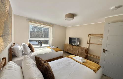 Holyrood Hidden Gem - Photo 7