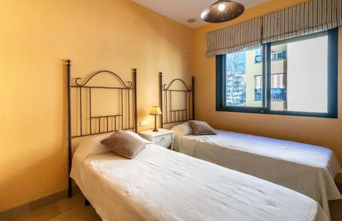 Spacious apartment in Marbella - Photo 19