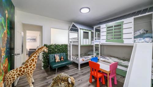 Spacious Disneyland 5 Bedroom 4 Bath House with Game Room - Photo 3