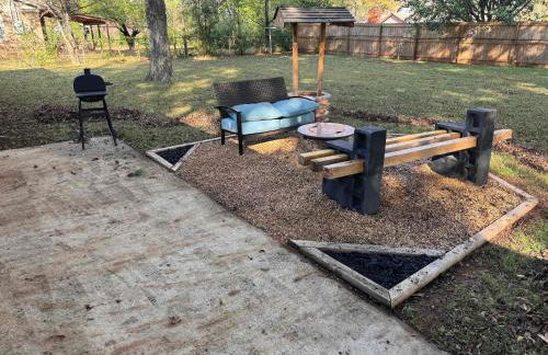 Decatur Chic Family Home with Pool Table - Photo 6