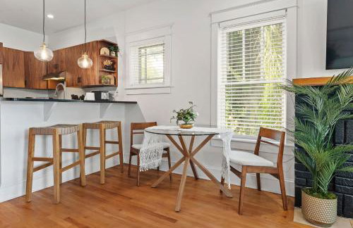 Casita Tropical l Walk to DT l Mins to Beach - Foto 14