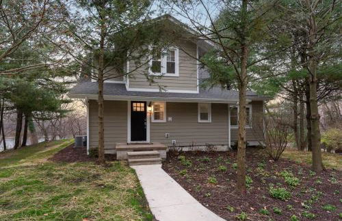 Riverside Retreat! - Photo 29