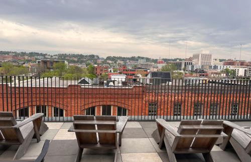 Prime 2BR Condo Historic Morris Ave, Downtown Birmingham - Photo 13