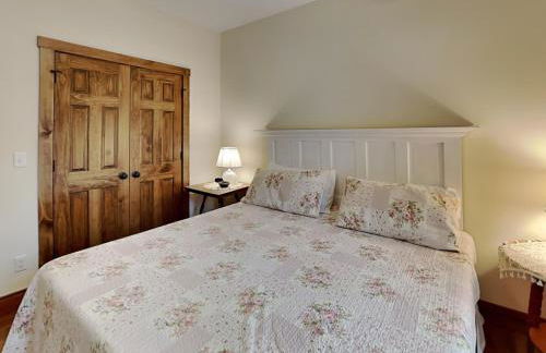 Buzzy Bee Lodge - Foto 23