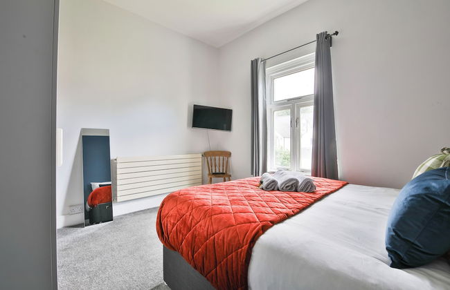 4 Bed House with Pool Table & Parking - Foto 3